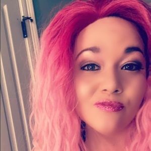 Meet your Posher, Danyelle